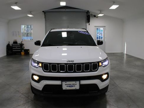 Used 2024 Jeep Compass Latitude AWD/4WD image 3