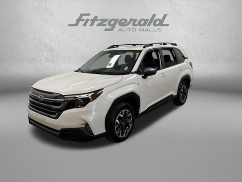 Used 2025 Subaru Forester Premium AWD/4WD image 1