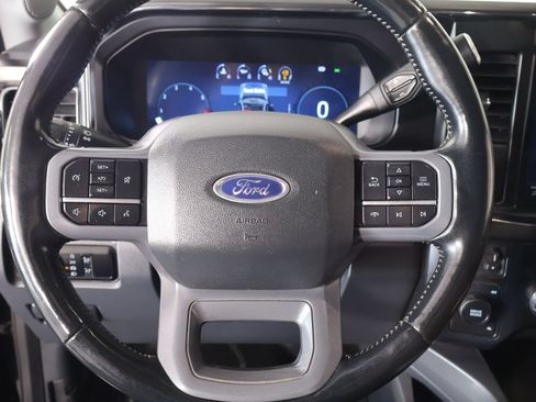 Used 2023 Ford F250 Lariat w/ Sport Appearance Package AWD/4WD image 3
