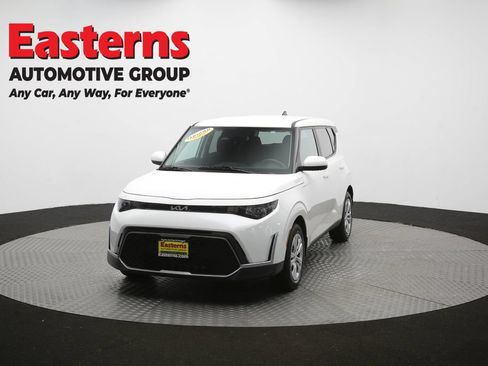 Used 2023 Kia Soul LX FWD image 52