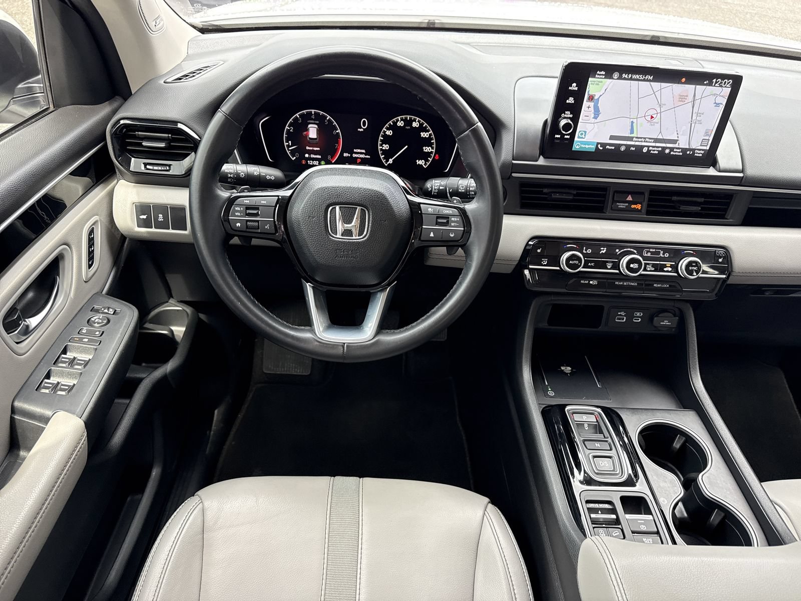 Used 2023 Honda Pilot Touring image 14