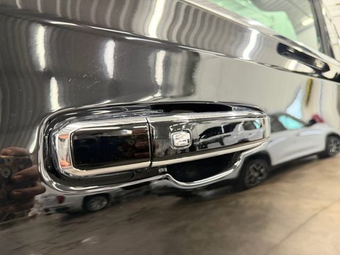 Used 2023 Chevrolet Tahoe High Country image 36