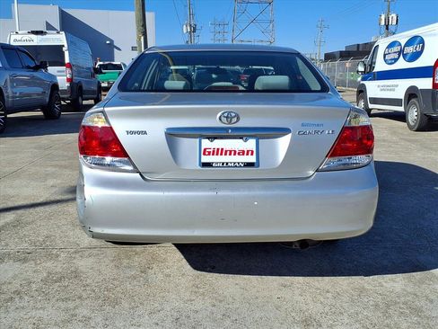 Used 2005 Toyota Camry image 24