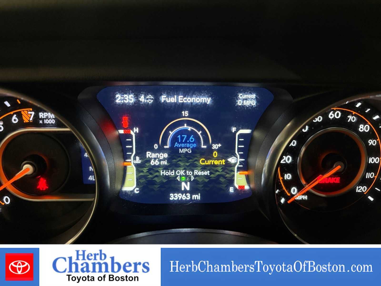 Used 2022 Jeep Wrangler Unlimited Sahara AWD/4WD image 12
