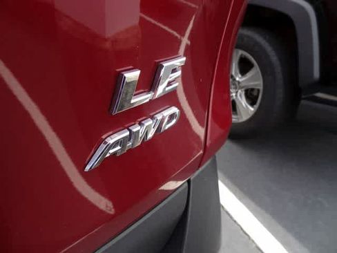 Used 2025 Toyota RAV4 LE AWD/4WD image 7