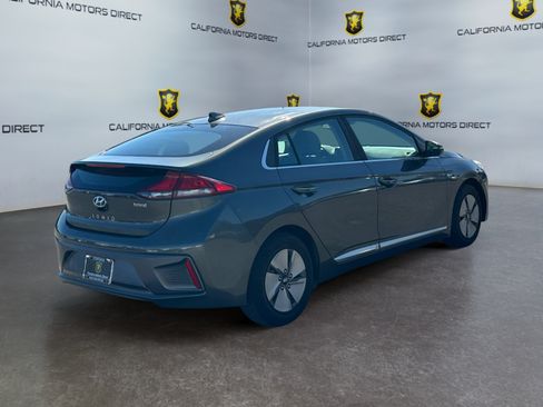 Used 2020 Hyundai Ioniq SE FWD image 5