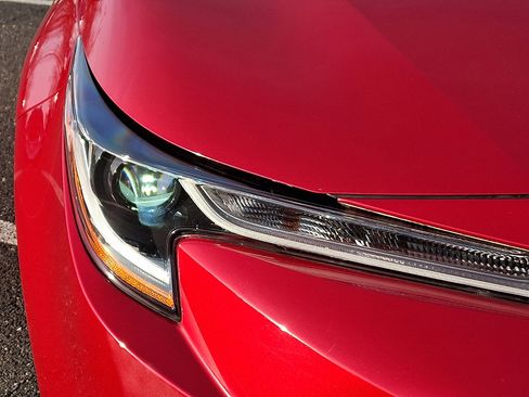 Certified 2021 Toyota Corolla LE image 9