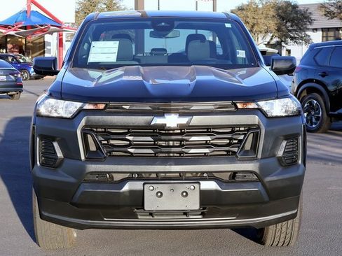 Used 2024 Chevrolet Colorado W/T image 9