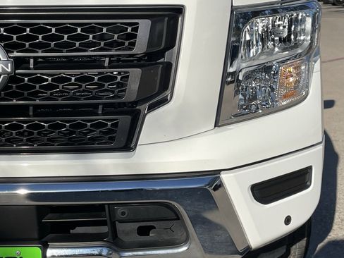 Used 2024 Nissan Titan SV w/ SV Convenience Package image 7