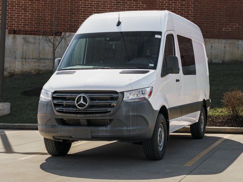 Used 2020 Mercedes-Benz Sprinter 2500 image 7