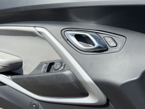Used 2021 Chevrolet Camaro LT RWD image 15
