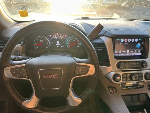 Used 2017 GMC Yukon SLT w/ Premium Edition image 6