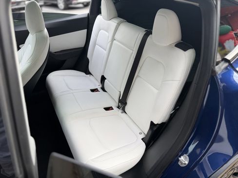 Used 2020 Tesla Model Y Long Range image 31