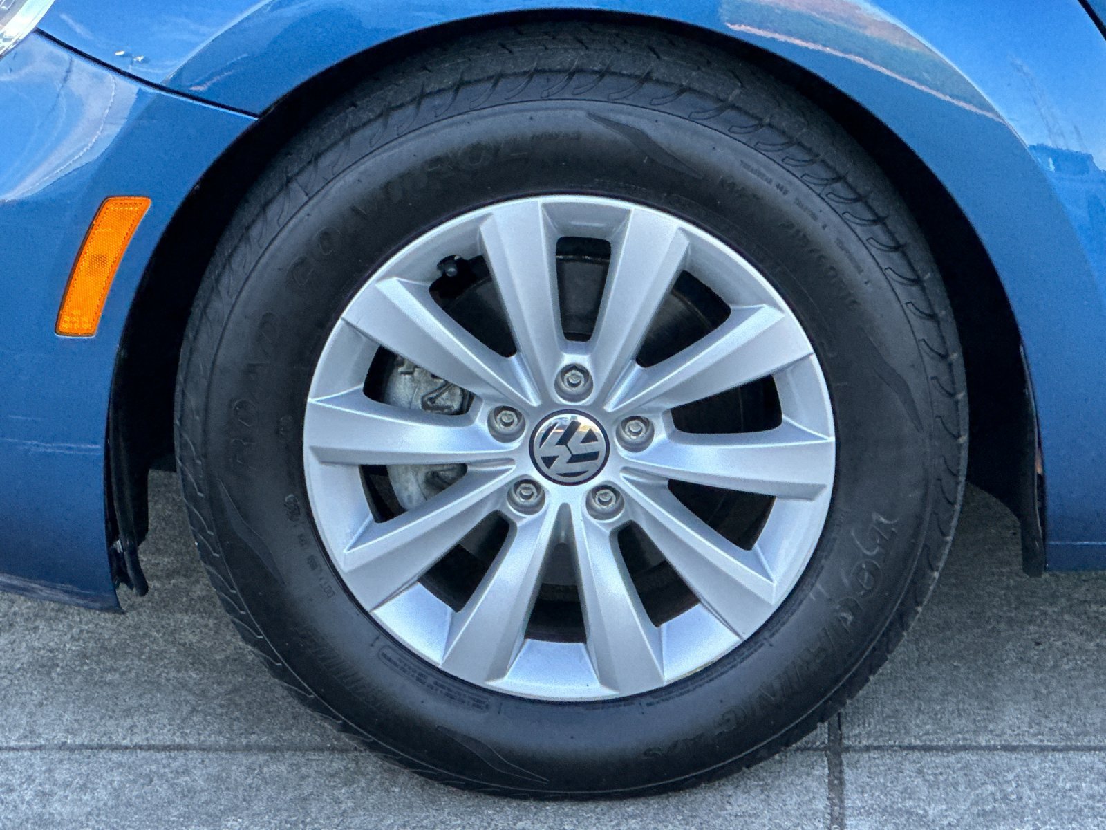 Used 2019 Volkswagen Beetle 2.0T S FWD image 21
