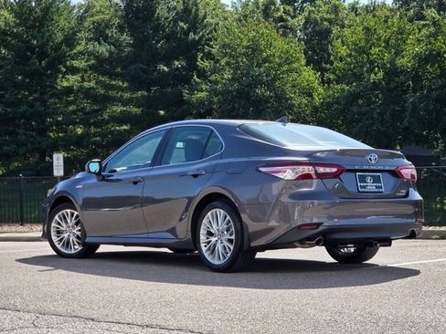 Used 2020 Toyota Camry XLE FWD image 23
