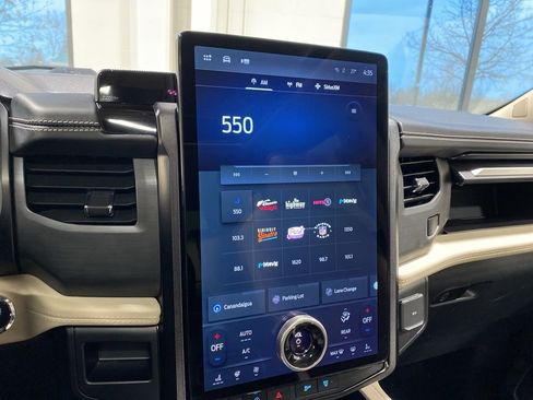 Used 2023 Ford Expedition Platinum image 24