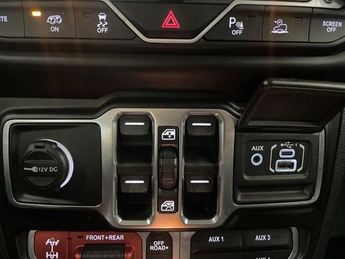 Used 2021 Jeep Wrangler Unlimited Rubicon w/ Trailer Tow Package image 26