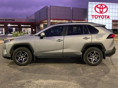 Used 2021 Toyota RAV4 XLE w/ Convenience Package image 8