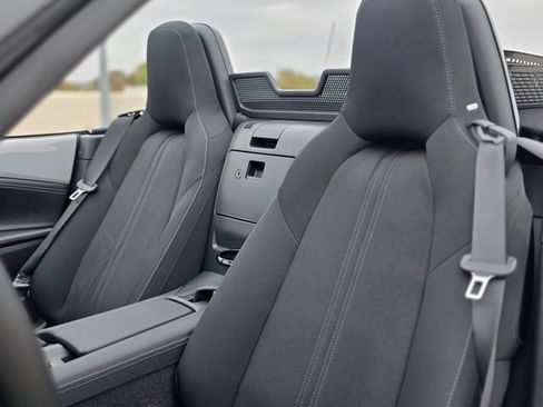 New 2026 MAZDA MX-5 Miata Club w/ Interior Package RWD image 13