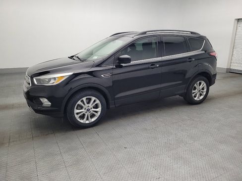 Used 2018 Ford Escape SE image 2