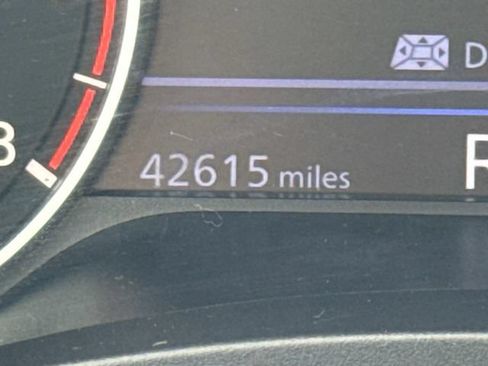 Used 2025 Nissan Altima 2.5 SV FWD image 32