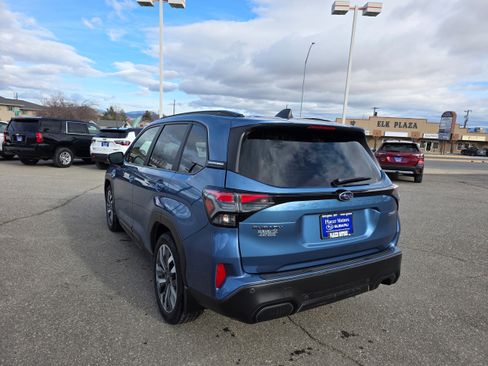 Used 2025 Subaru Forester Touring w/ Popular Package - Touring image 3