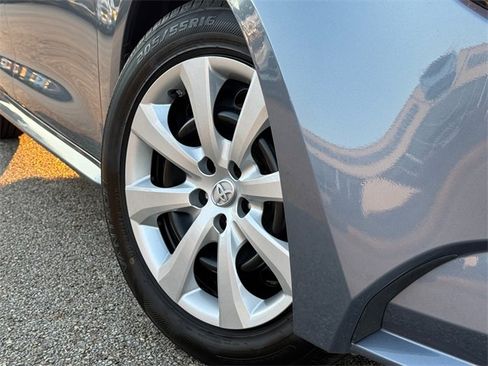 Used 2023 Toyota Corolla LE image 2