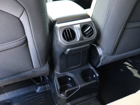Used 2022 Jeep Gladiator Sport AWD/4WD image 39