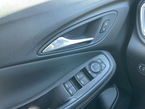Used 2025 Buick Encore GX Preferred AWD/4WD image 13