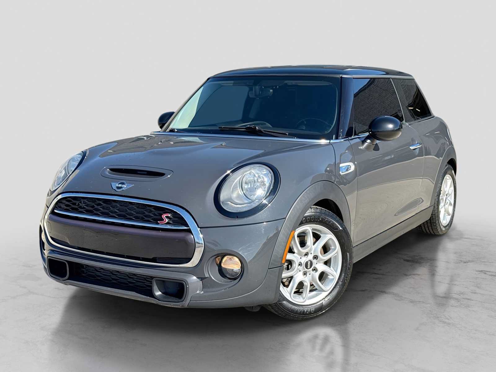 Used 2018 MINI Cooper S FWD image 1