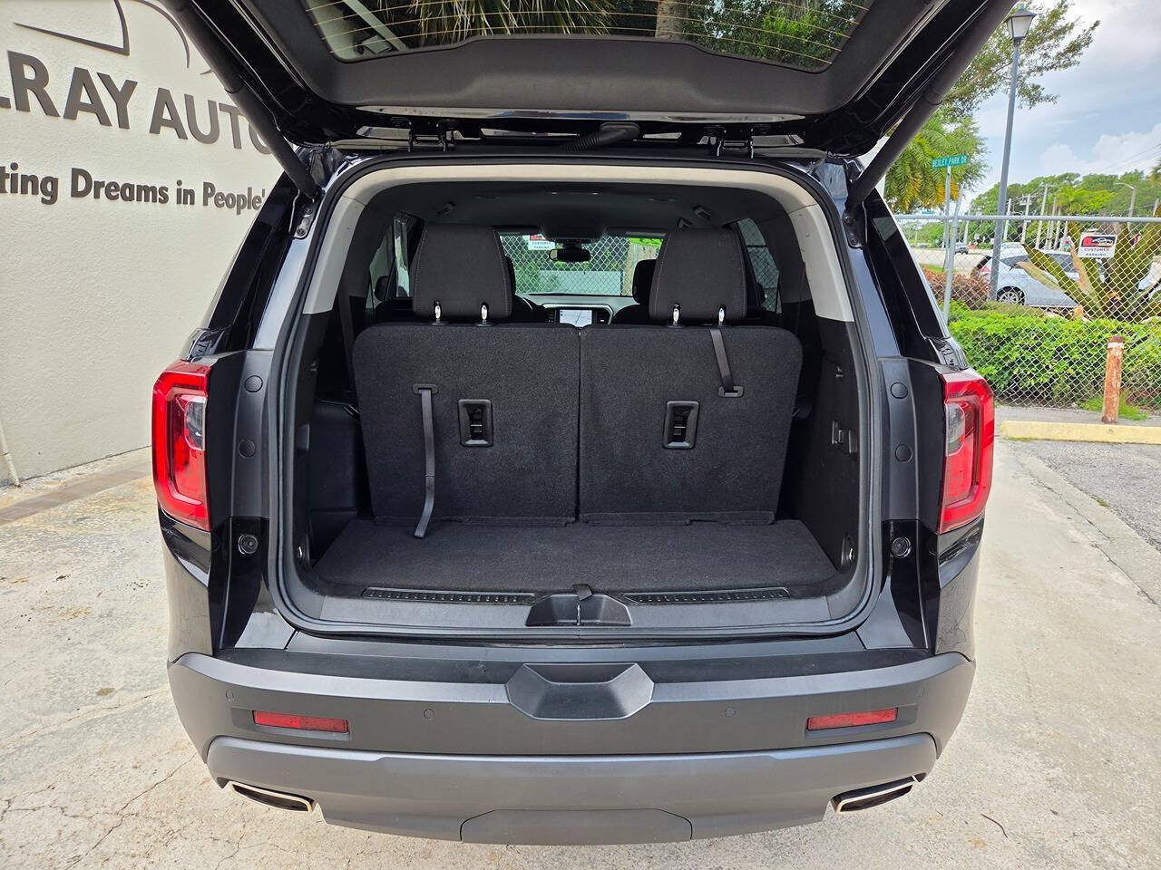 Used 2023 GMC Acadia AT4 AWD/4WD image 16
