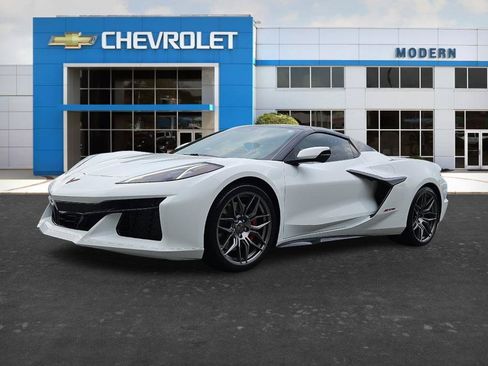 Used 2024 Chevrolet Corvette Z06 RWD image 1