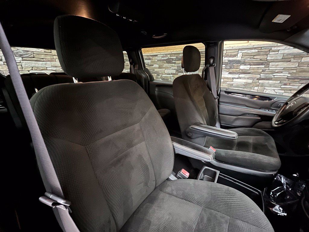 Used 2015 Dodge Grand Caravan SE FWD image 18