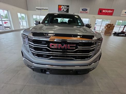 Used 2025 GMC Sierra 1500 SLT AWD/4WD image 4