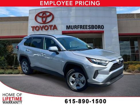 Used 2025 Toyota RAV4 XLE AWD/4WD image 1