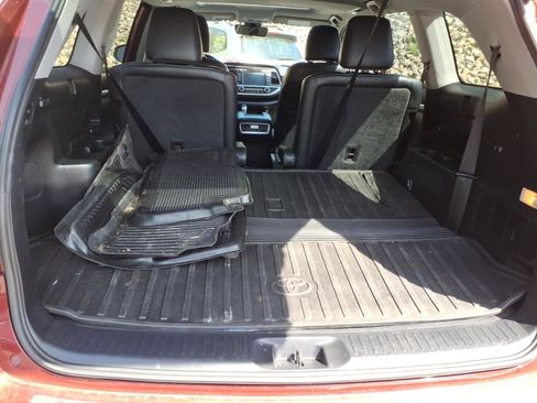 Used 2018 Toyota Highlander SE w/ Protection Package #3 AWD/4WD image 13