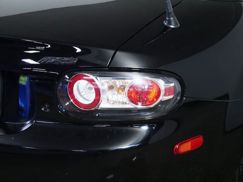 Used 2008 MAZDA MX-5 Miata Touring RWD image 17