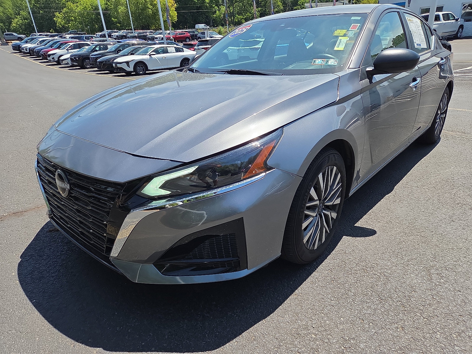 Used 2025 Nissan Altima 2.5 SV FWD image 7