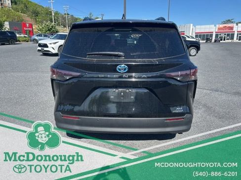 Certified 2024 Toyota Sienna XLE FWD image 5