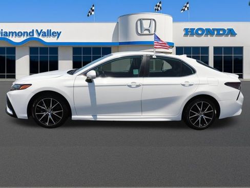 Used 2023 Toyota Camry SE FWD image 7