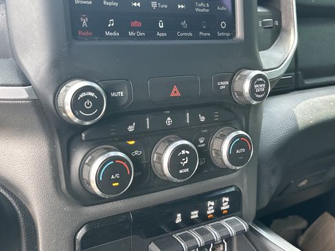 Used 2020 RAM 1500 Big Horn AWD/4WD image 32