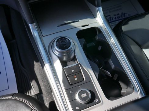 Used 2023 Ford Explorer XLT w/ Equipment Group 202A image 43