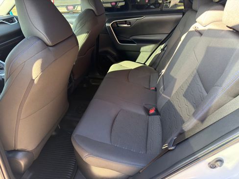 Used 2025 Toyota RAV4 SE image 31
