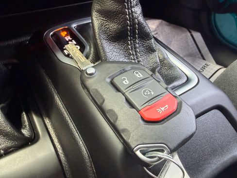 Used 2024 Jeep Wrangler Unlimited Rubicon w/ Convenience Group AWD/4WD image 52