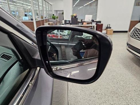 Used 2016 Nissan Rogue S AWD/4WD image 35