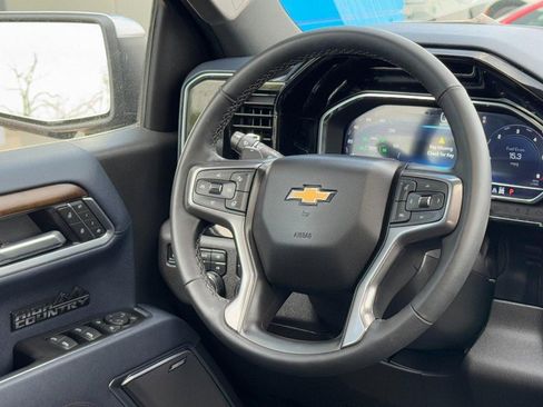Used 2025 Chevrolet Silverado 1500 High Country w/ High Country Premium Package image 12