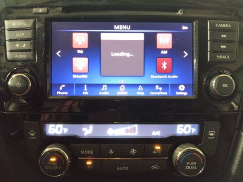 Used 2018 Nissan Rogue SL image 25