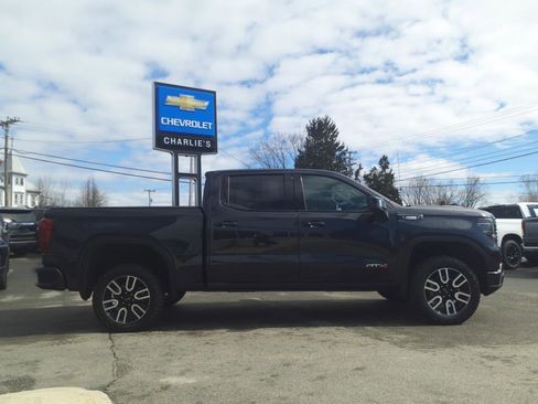 Used 2024 GMC Sierra 1500 AT4 w/ AT4 Preferred Package image 5