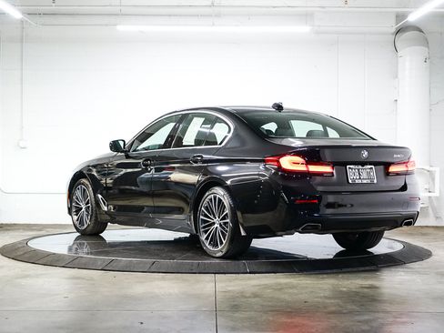 Used 2023 BMW 540i w/ Premium Package RWD image 4