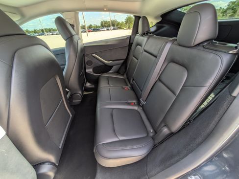 Used 2024 Tesla Model Y 2WD image 14